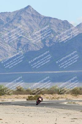 media/Nov-16-2025-Race Pace (Sun) [[8c5fa54630]]/Non Verified Riders (1st 20 Minutes)/4-Turn 16 (1116am)/